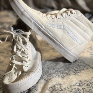 Vans Sk8-Hi High Top – True White Canvas – Men’s 7.5 / Women’s 9